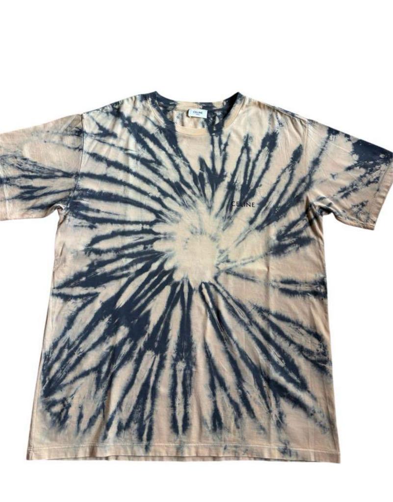 [USED] V wearing a Celine tie-dye T-shirt