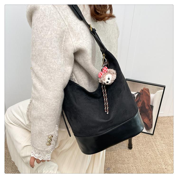 

Серия Sen Ins Нишевая замшевая сумка-ведро Женская Ретро Высококачественная Наплечная Универсальная Модная Через плечо 30x14x32 single package чёрный