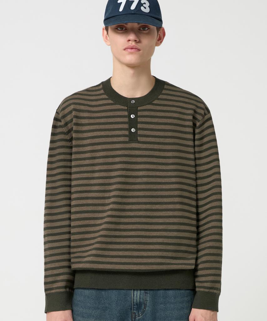 TRILLION Semi-Crop Henley Neck Knit_Stripe Khaki