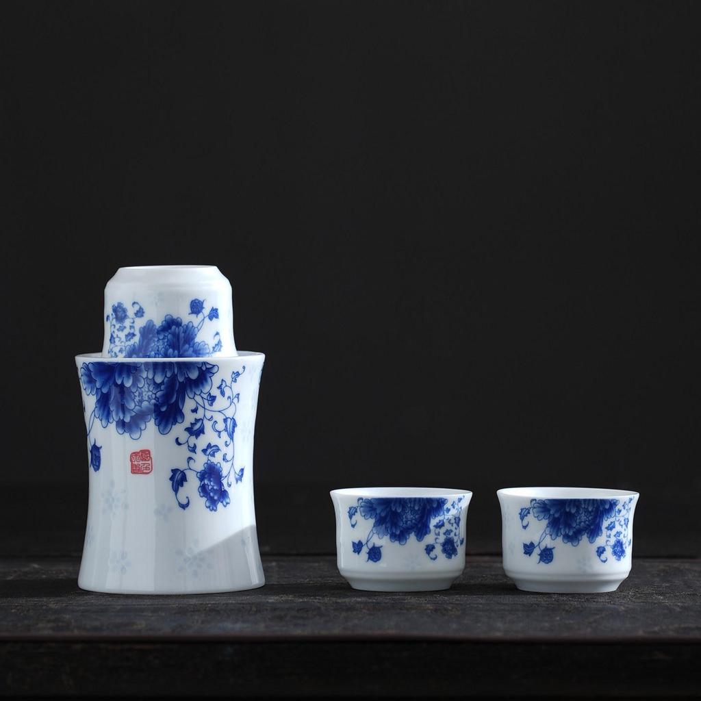 Blue & White Porcelain Ceramic Wine Warmer Set - Includes Pot and Sake Cup for Home Use