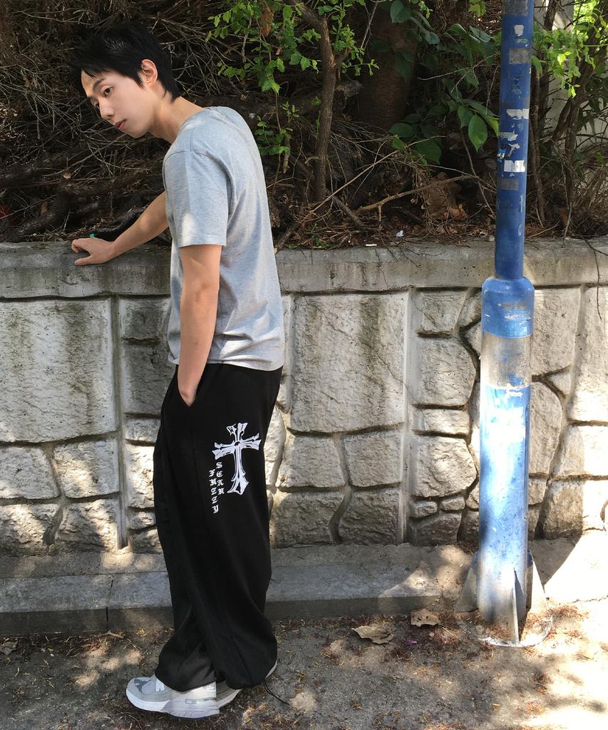 FUZZY SCAN Gothic Line Cross-Curved Balloon Pants Black