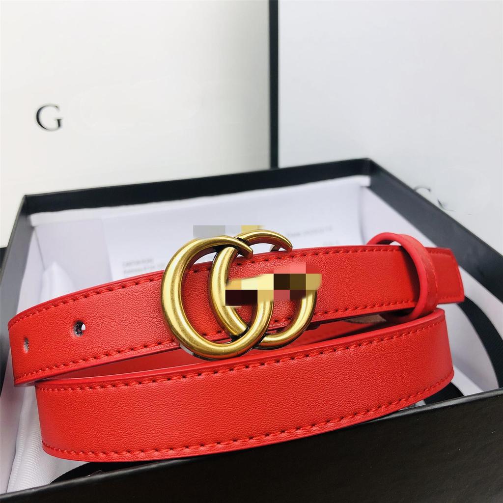 Doppelseitiger Damen-Rindsledergürtel mit GG-Schnalle - Modisches und schlichtes Design.