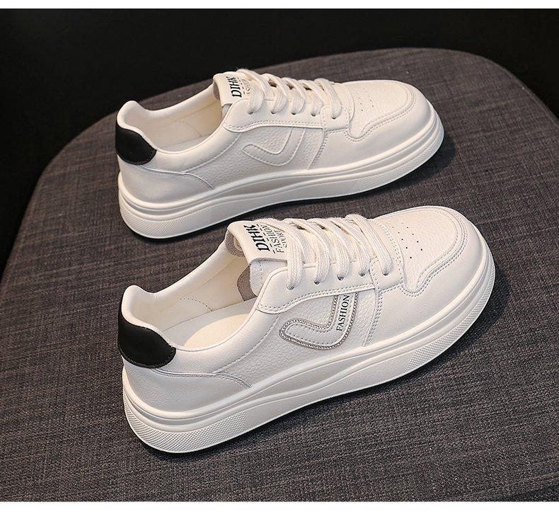 Little White Shoes Women's 2025 Spring and Autumn New Popular Versatile Leather Lightweight Non-slip Flat Bottom Sports Student Board Shoes Women