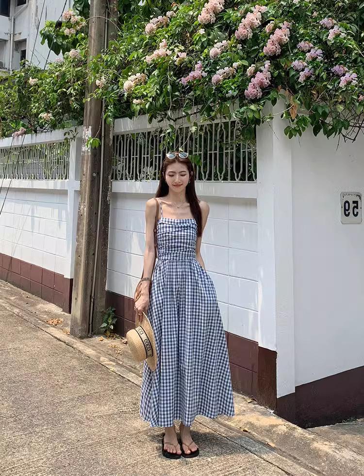 Plaid tube top skirt one-word shoulder dress women's summer French temperament design sense waist seaside vacation long skirt