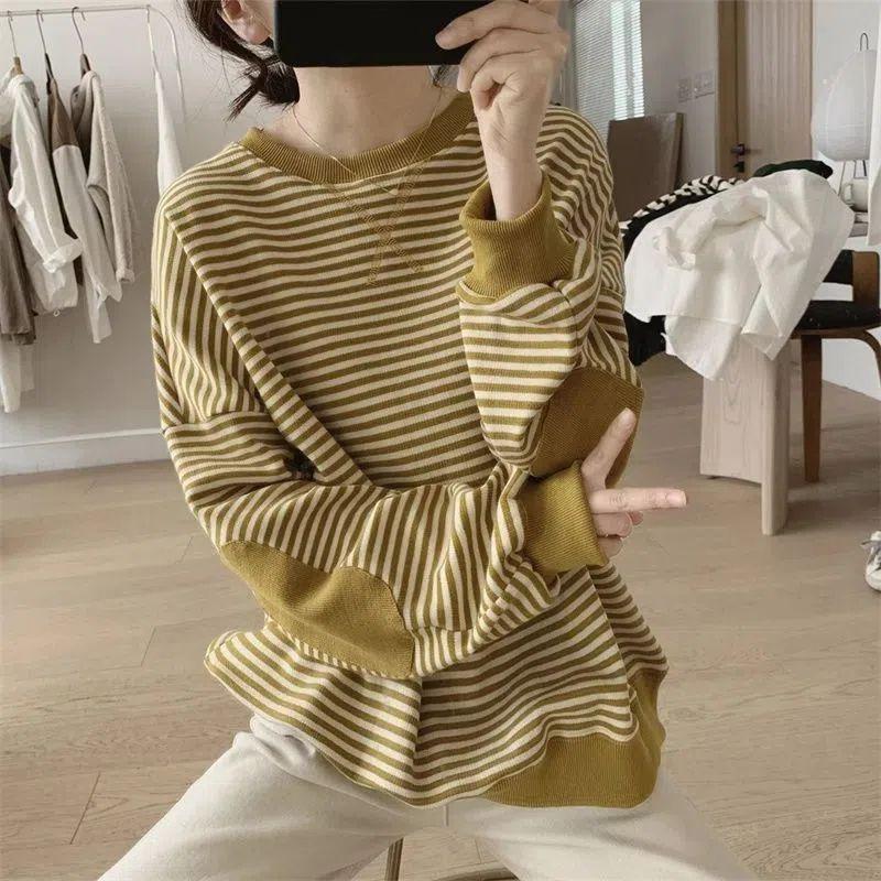 Youthful Plus Size Women's Striped Hoodie - Korean Style, Loose Slimming Fit, Long Sleeve Pullover for Spring and Autumn.