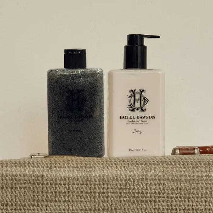 Seasonal Gift C (Deborah Exfoliator & Boris Serum)