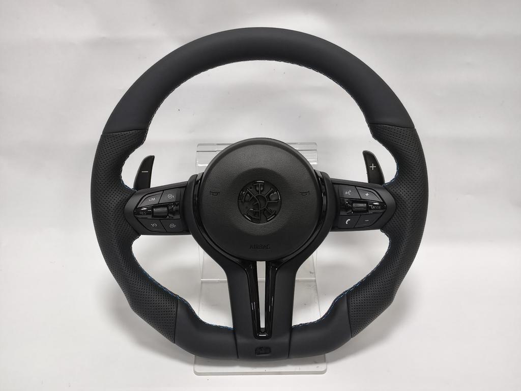 Volante Sportivo in Pelle Cromato Nero per F30 F36 F20 F23 F22 M3 F80 X1 F48 F10 F07 F01 M5 E84 E87 E90 E70 Accessorio Auto BMW