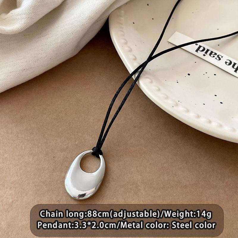 

Summer Versatile Metal Oval Pendant Necklace Black Cotton Rope Chain Neck Chain 2026 Trendy Jewelry Accessories For Womens