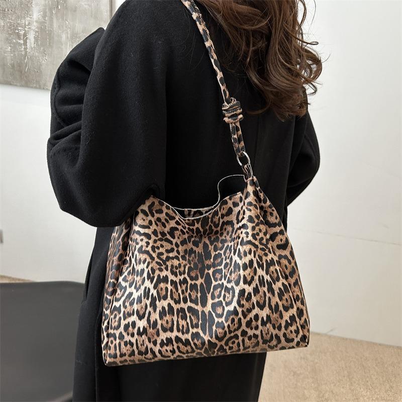 Shoulder Bag Retro Fashion Simple Texture Large Capacity Leopard Print Trendy Cool Babes Casual Commuter Tote Bucket Bag Women