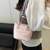 Summer Plaid Small Bag Women's New Versatile Shoulder Messenger Bag Is Now Popular Bucket Bag