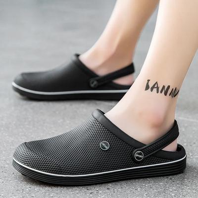 Original Crocks para Homens 2024 Verão Chinelos Respiráveis Antiderrapantes Sapatos de Jardim Masculinos Sandálias de Praia Casuais Fechadas Homem Tamancos de Trabalho