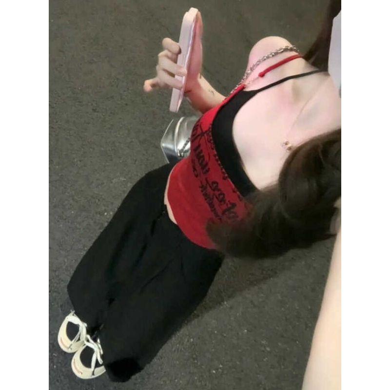 

Буквенный укороченный топ-майка облегающего кроя, имитирующий двухслойность Red S