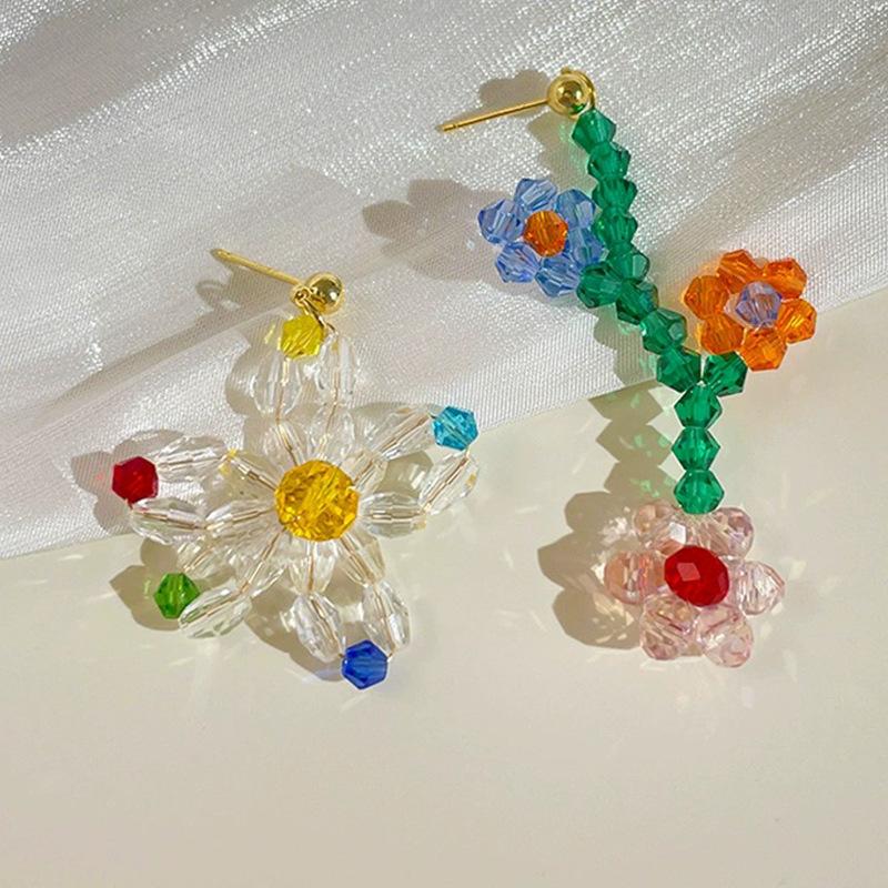 Small Fresh Sweet Beaded Asymmetrical Flower Stud Earrings Women French Pastoral Gentle Cute Playful Pierced Ear Jewelry