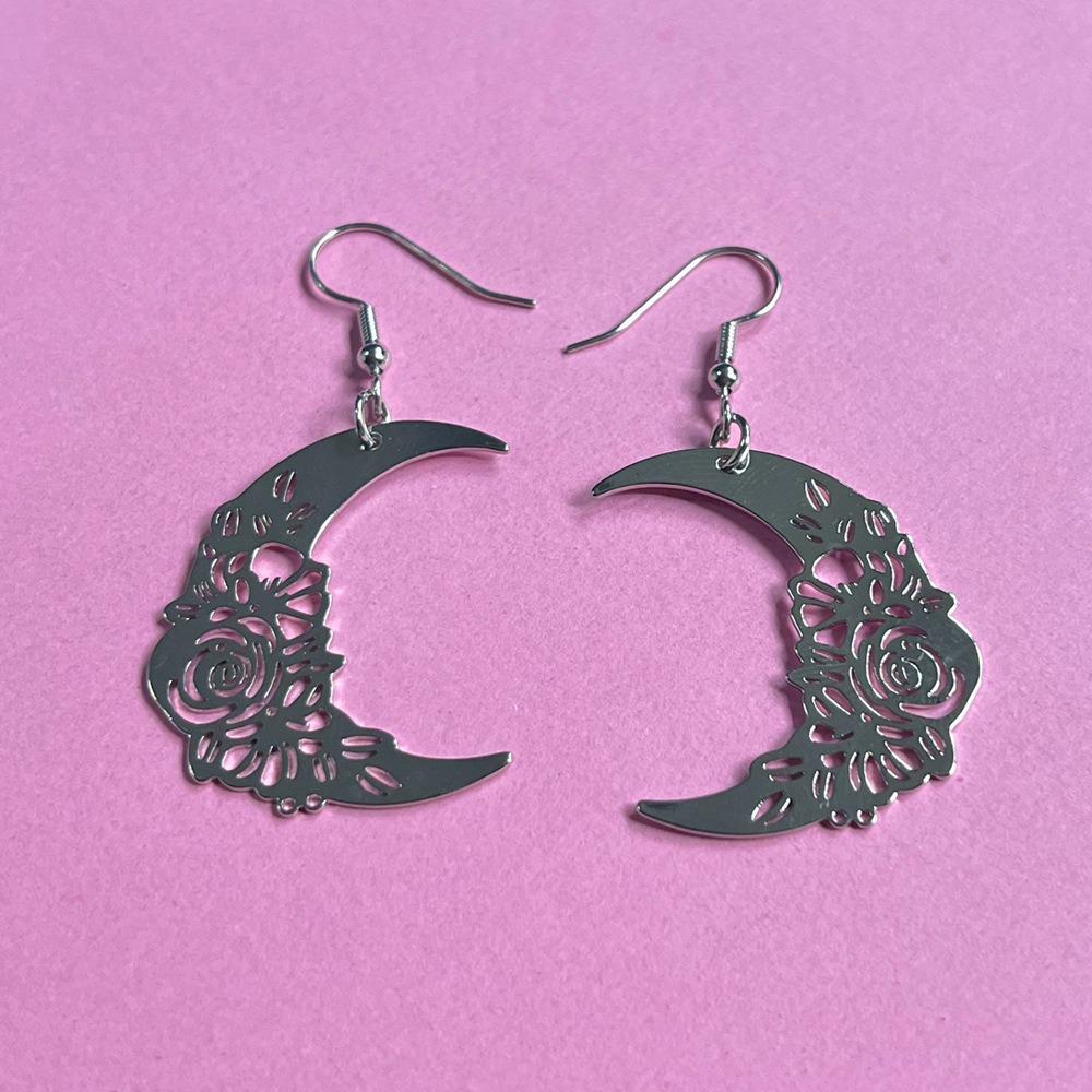 Temperament Goth Gold Color Hollowed-out Rose Flower-patterned Crescent Moon Dangle Earrings for Women Retro Charm Jewelry Gifts