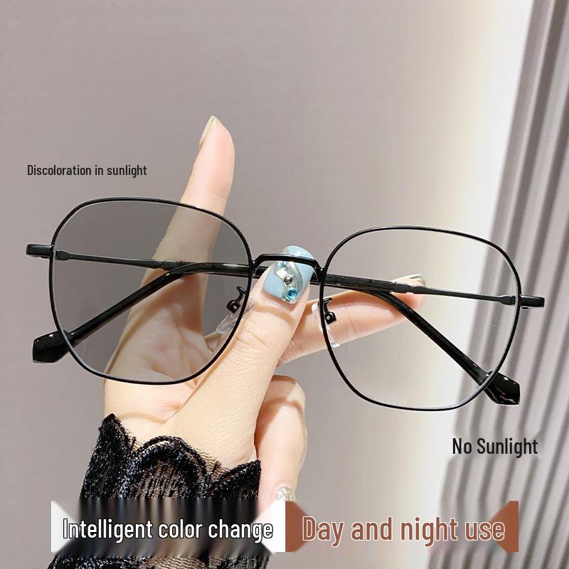 Photosensitive Anti-Blue Light Large Frame Myopia Glasses for Live Streaming and Small Face Student Style.