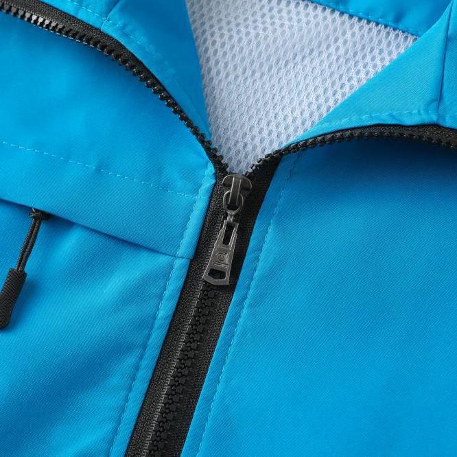 Prémiová dvouvrstvá dobrovolnická vesta se třemi kapsami pro charitativní a pracovní akce