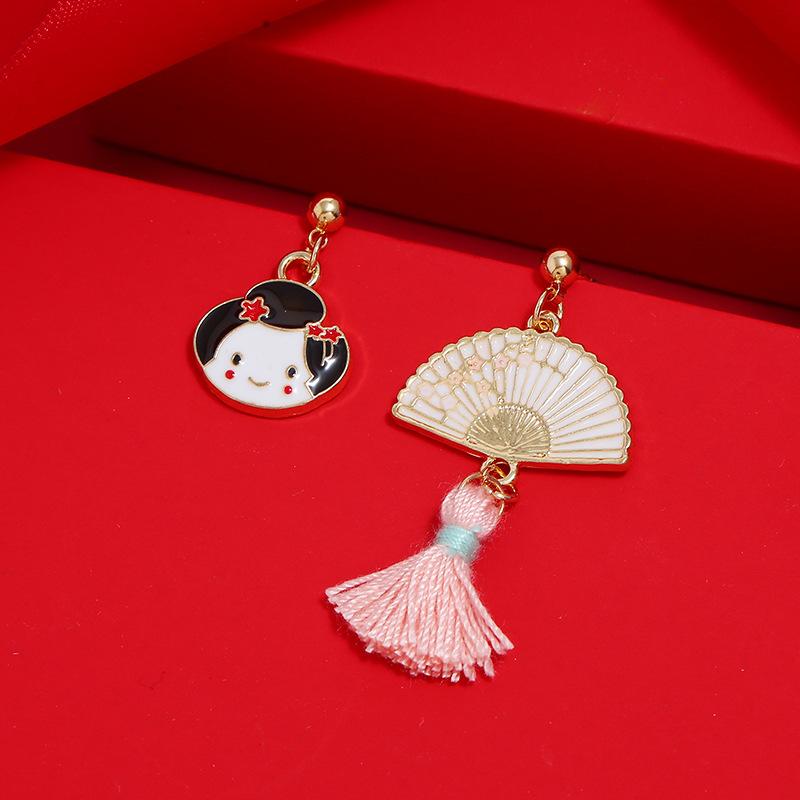 Chinese style knife and horse dan retro Peking Opera face mask earrings femininity long fringed stud earrings red trendy ear jewelry