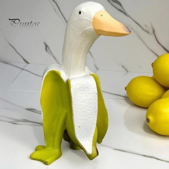 Realistic Resin Craft Creative Banana Duck Figurine, Sculpture, Novelty Art Micro Landscape Accessory Statue, Funny Desk Ornament for Home Office