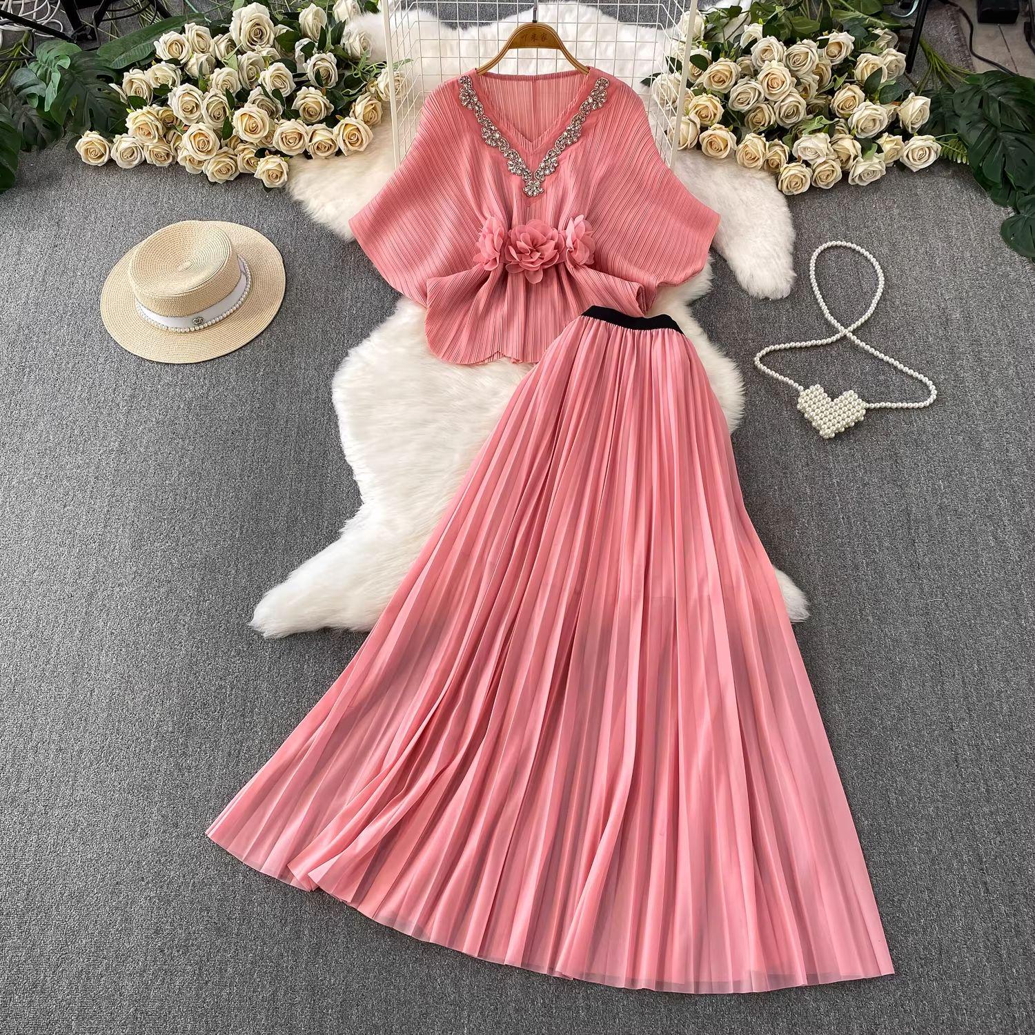 

Elegant Rhinestone V-Neck Floral Waist-Cinched Top & Pleated Skirt Set One Size розовый