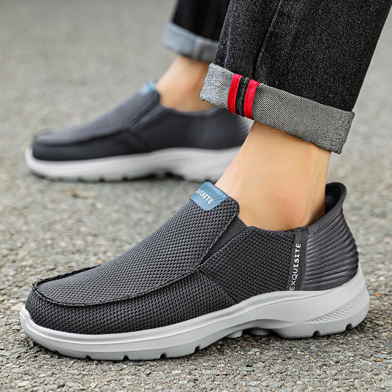 Lightweight soft-soled men's canvas shoes outdoor men's shoes loafers men's casual cloth shoes large size canvas shoes