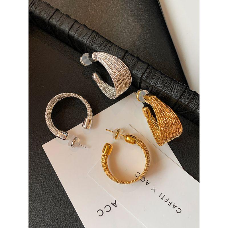 European and American C-Shaped Metal Silver Braided Brushed Earrings for Women, Niche Design, High-End Ear Studs, 2026 New Style