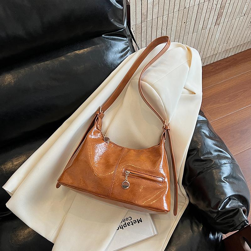 Bag Women's Autumn and Winter Maillard Style Underarm Bag Korean Niche Design Punk Locomotive Bag Shoulder Bag