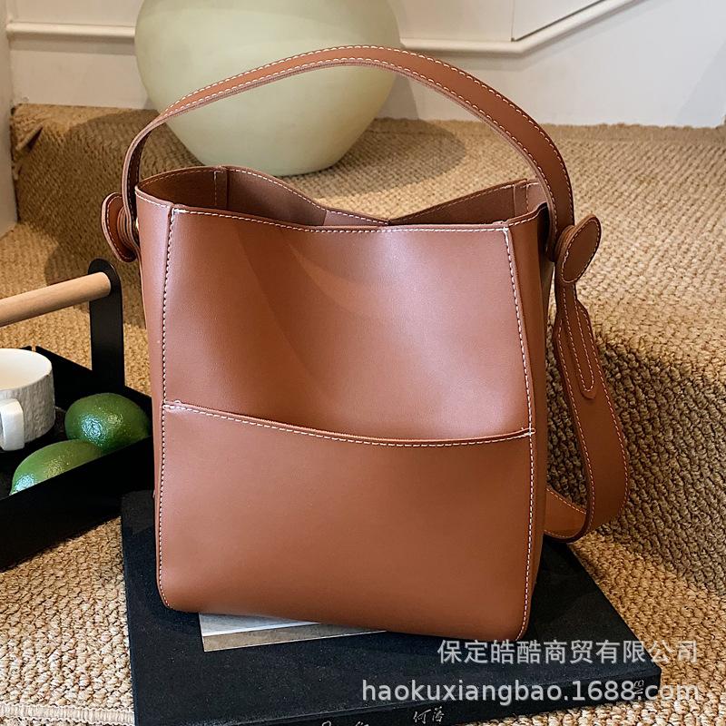 Handbag bag women's 2025 new trendy fashion versatile shoulder bag high-end light luxury niche messenger bucket bag