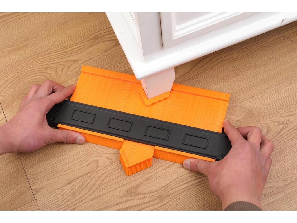 Adjustable Contour Gauge with Wide Lock for Profiling and Measuring Arcs