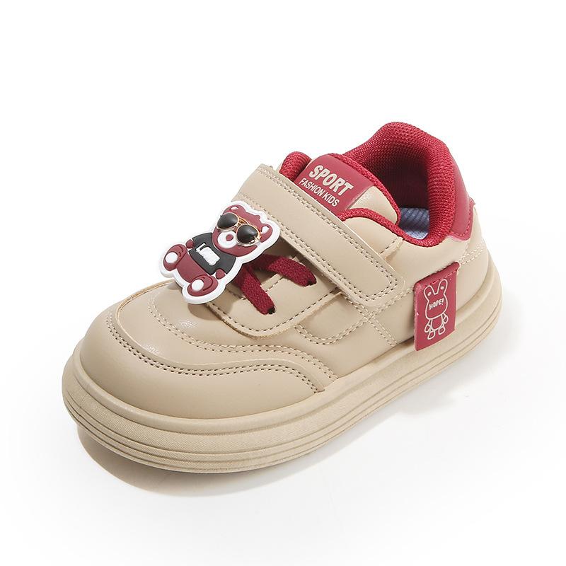 Clearance children's sports shoes 2025 spring and autumn boys' casual board shoes cartoon girls' bread shoes soft-soled baby shoes list