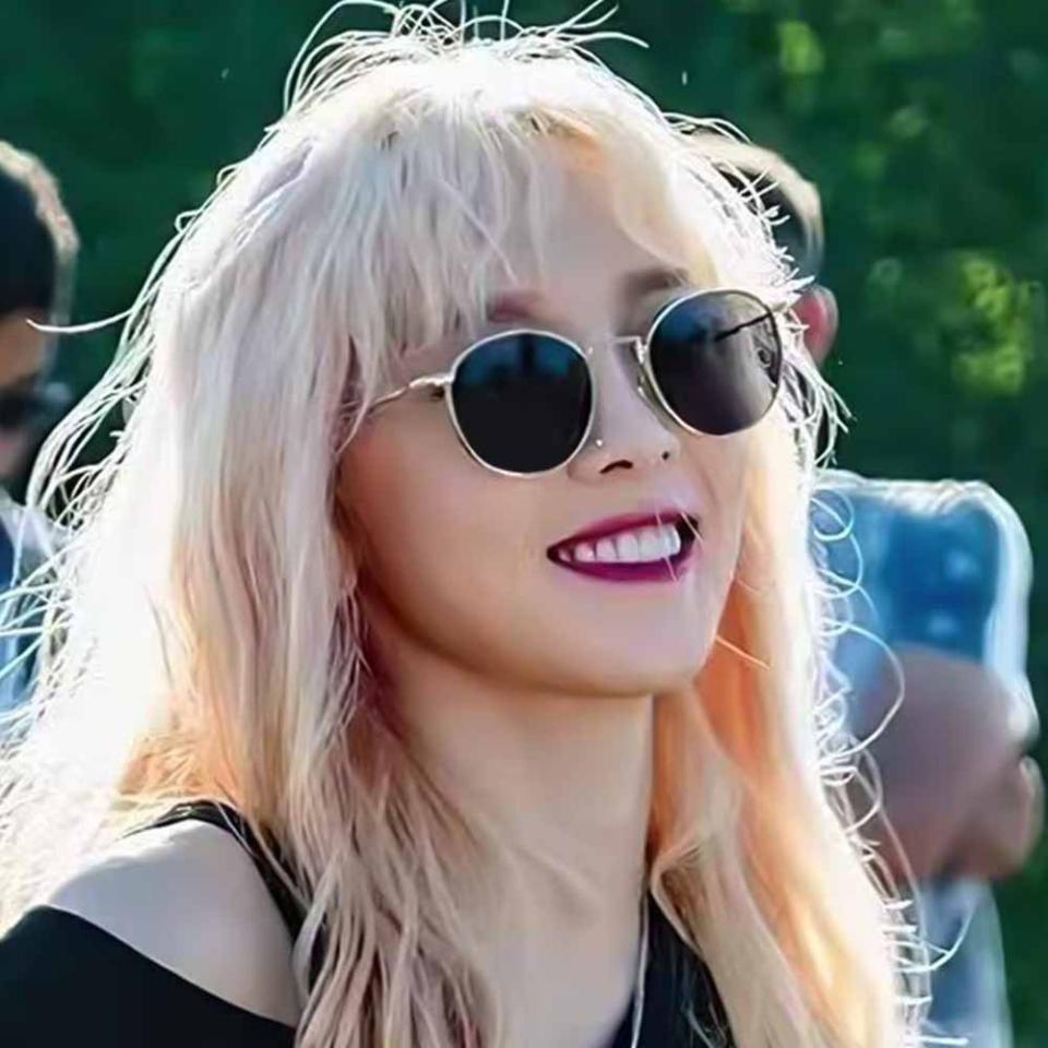 2026 New Fashionable Fashion Modern Retro Women's Sunglasses Outdoor Travel Party Decoration Essential UV400 Luxury Sun glasses