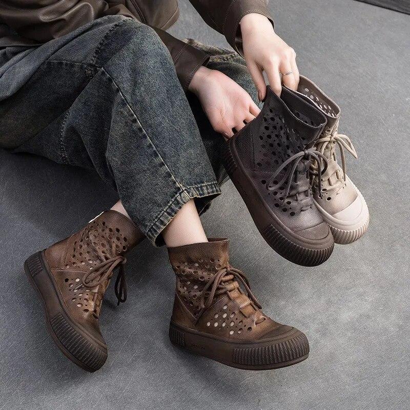 Johnature Atmungsaktive ausgehöhlte Sommerstiefel Echtledersandalen Retro Vielseitige Damenschuhe