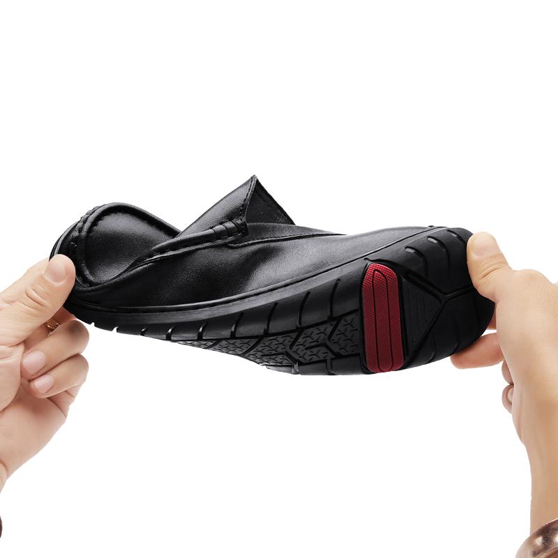 Hand-stitched Cow Leather Men Loafers Comfortable Slip-on Driving Casual Shoes Soft Bottom Moccasins Comfy Gentleman Boat Shoes