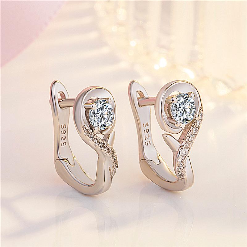 925 Korean-Style Heart-Shaped Platinum-Plated Earrings for Women - Simple Love Design