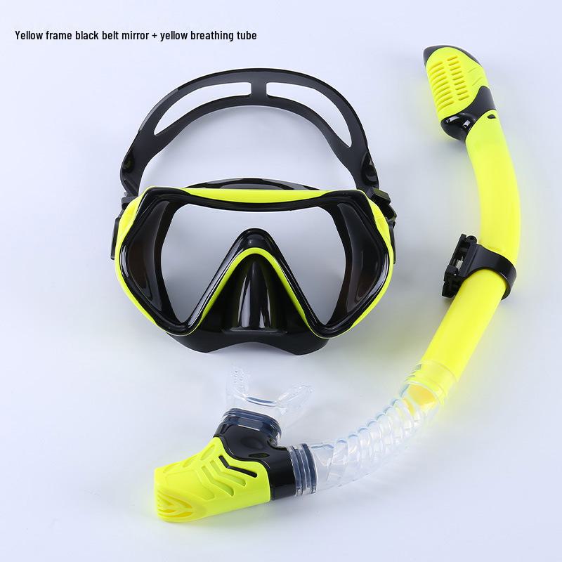 HD Light-transmitting Cross-border Free Diving Goggles with Ultra-wide Field of View and Liquid Silicone Design.