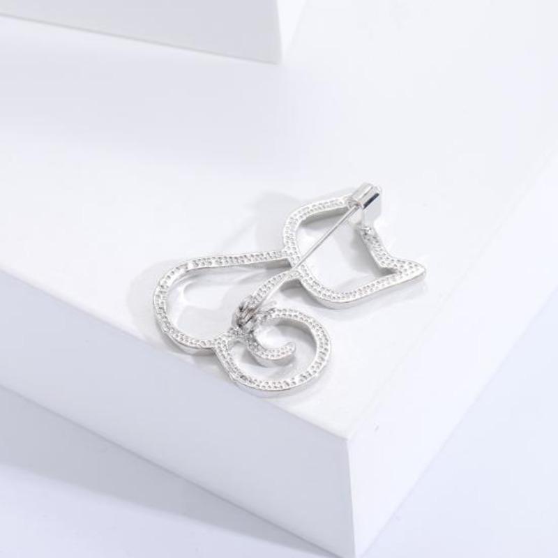 Women Brooch Hollow Kitty Shape Smooth Stainless Anti-slip Wear-resistant Coat Collar Hat Scarf Decoration