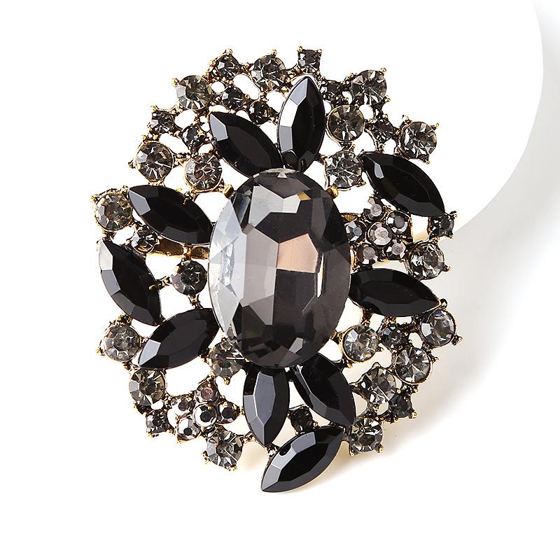 SKEDS Creative Luxury Crystal Flower Brooch Jewelry For Women Elegant Rhinestone Exquisite Corsage Badges Classic Brooches Pins