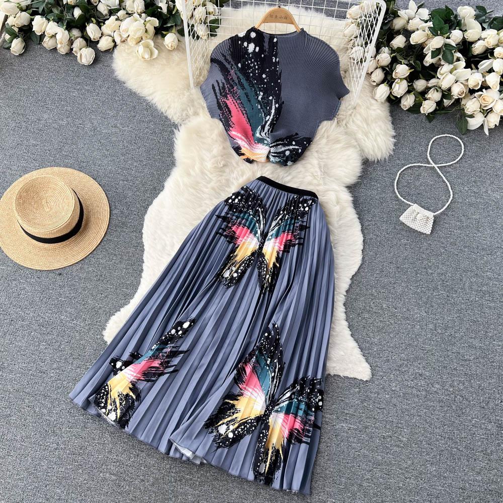 Dámský podzimní dvoudílný potištěný crop top a sukně střední délky