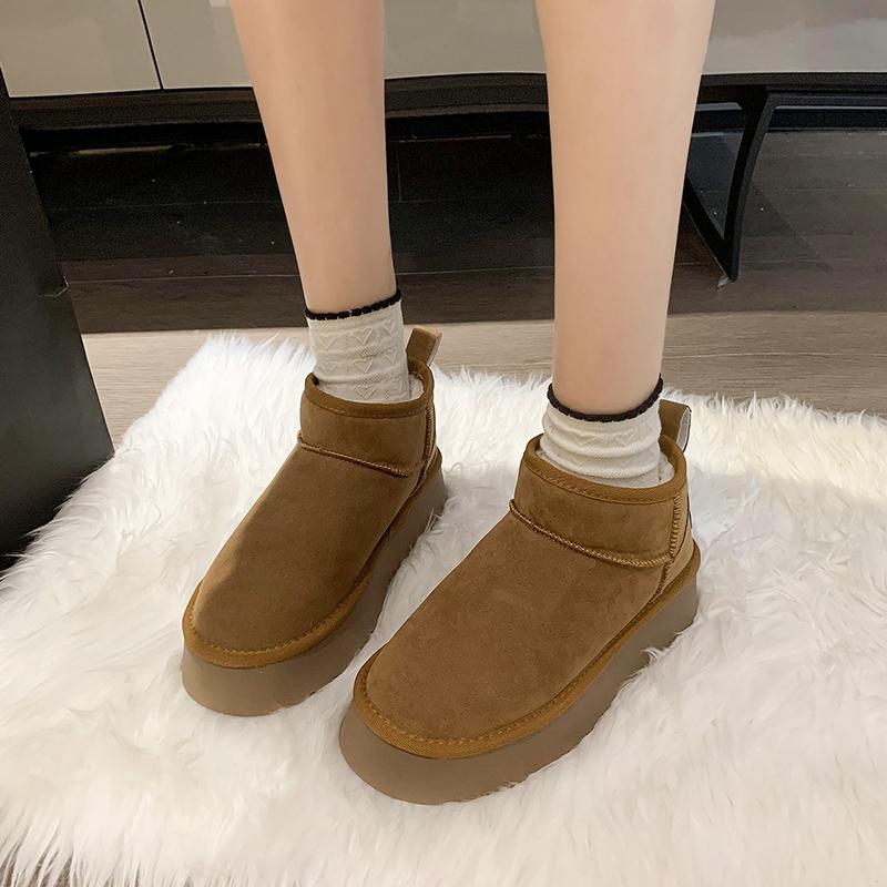 Модные новые повседневные удобные женские ботинки зимние теплые короткие плюшевые 2024 — фото 3
