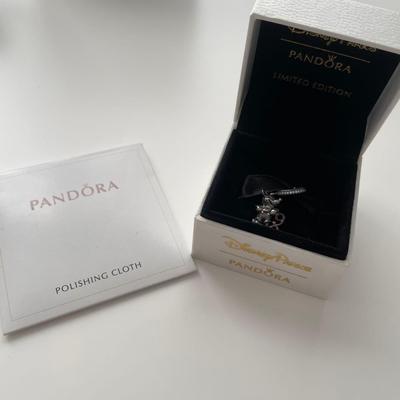 Schmuck & Accessoires – Charms