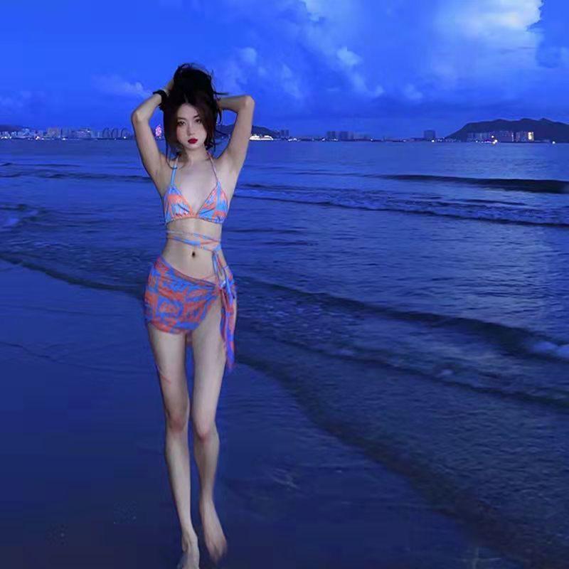 

Chic Korean Beach Split Swimsuit: Women s Three-Piece Bikini Set with Backless Top L