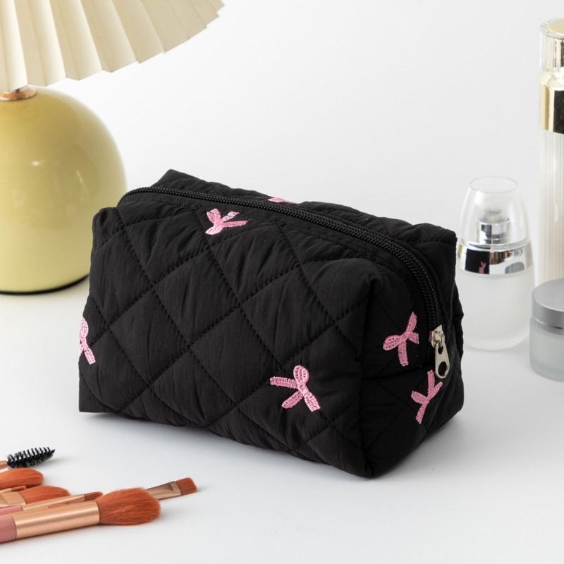 Polyester Quilted Lipstick Holder with Sophisticated Bowknot Pattern Large Capacity Makeup Bag for Everyday Use