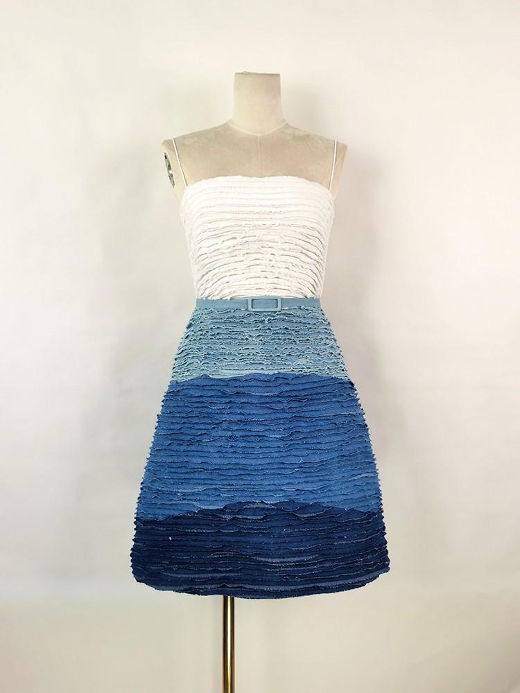 

Дизайнерское джинсовое платье-труба с градиентным синим верхом - Модель 22238 Large