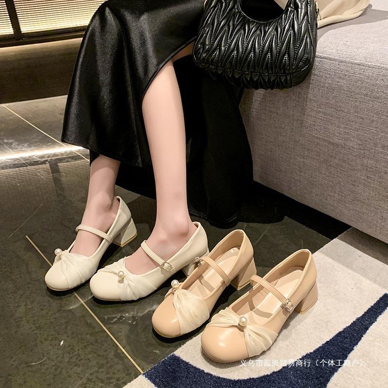 Mary Jane Shoes Girl 2025 New Spring Light Mouth Medium Heel French Gentle Fairy Wind One-word Pearl Shoes
