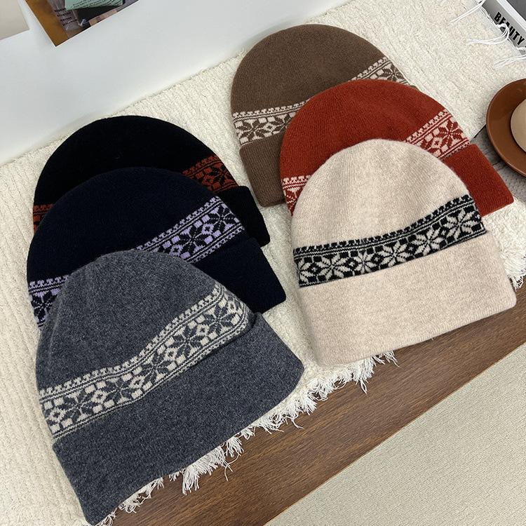 Outdoor Fair Isle Jacquard Knitted Hat Warm Autumn and Winter Ear Protection Woolen Hat Retro Versatile Cold Hat
