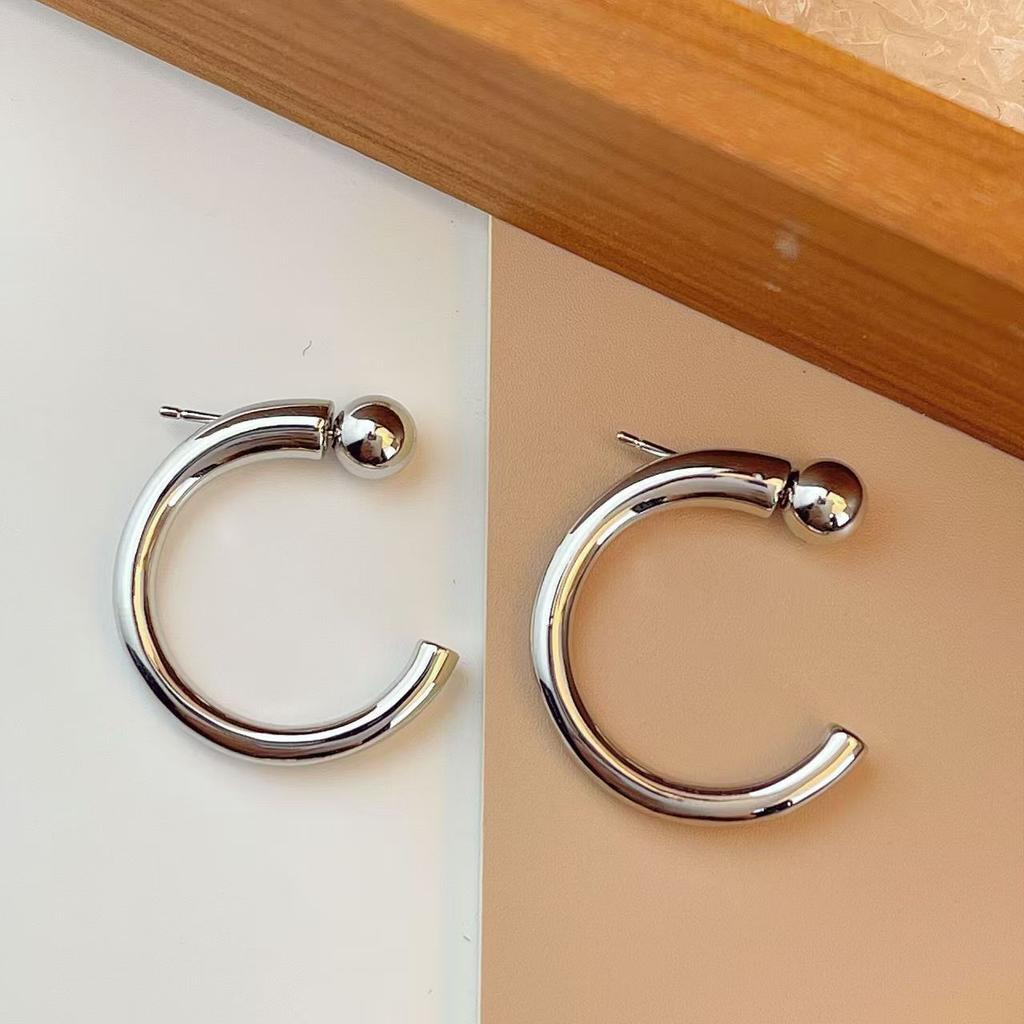 Minimalist High End Shiny Metal Hook Earrings Elegant Light Luxury Niche Versatile Cold Stud Earrings