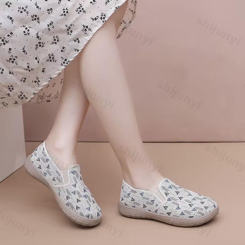 Summer Non Slip Fly Weave Women's Shoes 2025 Breathable Mesh Hollow Women's Loafers Casual Pointed Slip on Comfortable Flats
