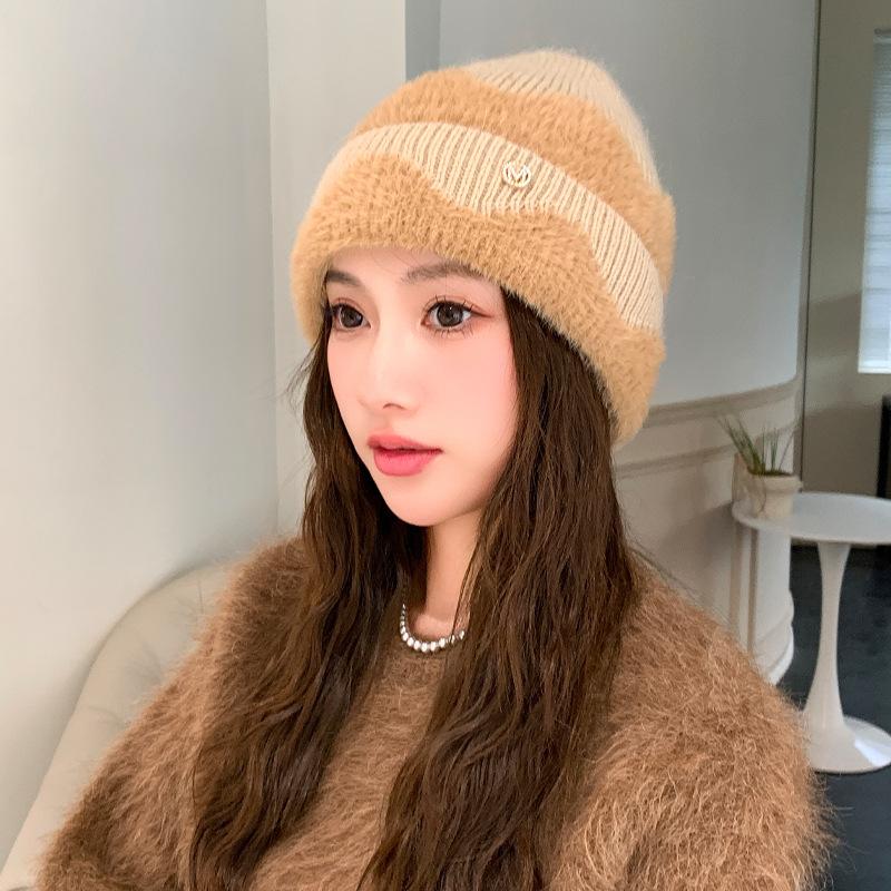 Autumn and winter hats women's trendy and versatile fashion plush wool hats winter cycling warm contrasting knitted hats