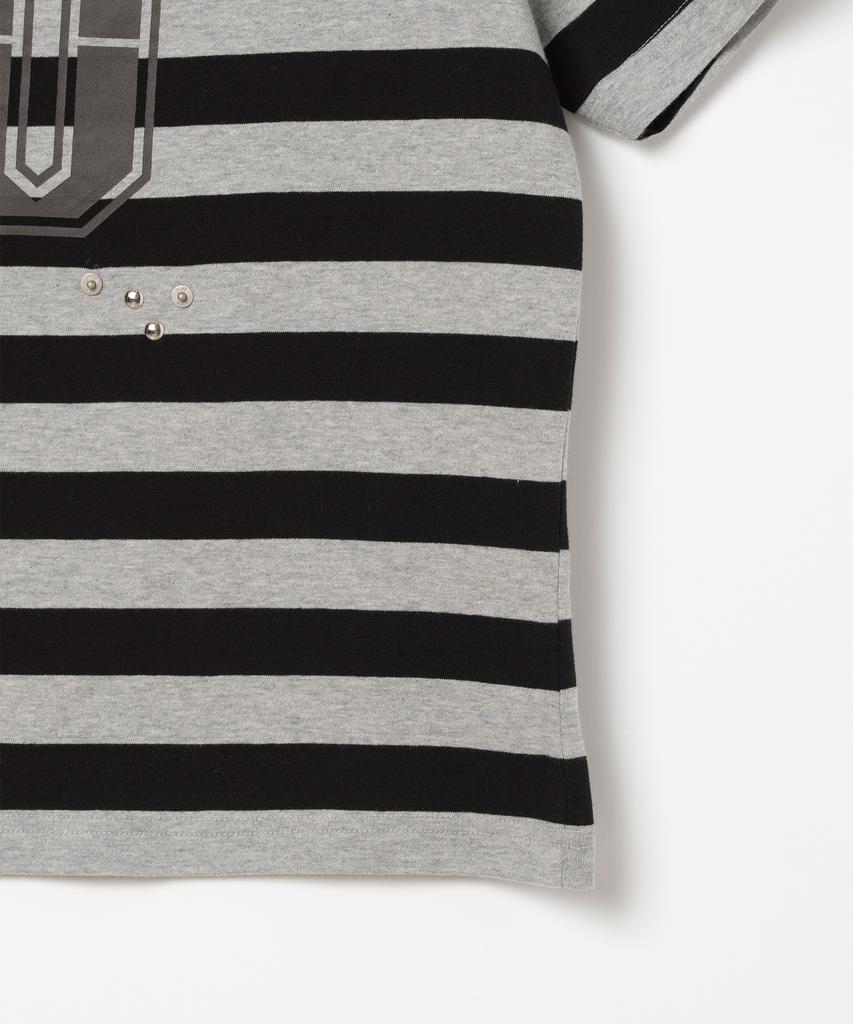 MILLO WOMEN Off-Shoulder Striped T-Shirt [Black]