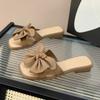 Mode 2025 Neue Schleifen-Slipper Damen Sommerbekleidung Neue Modische Süße Mädchen Flache Sohle Rutschfest Feenhafter Stil Wort Cool Slipper Damen