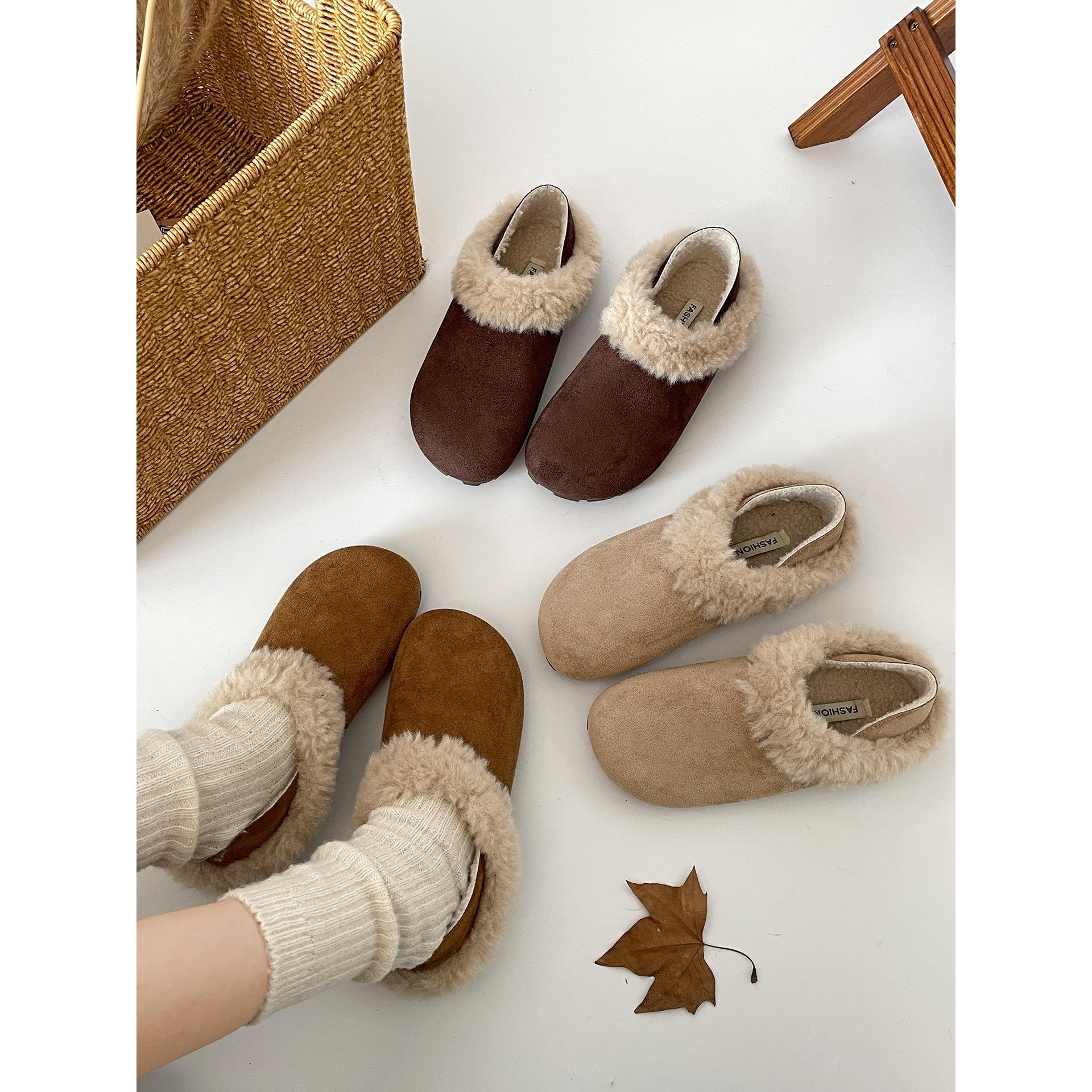 Brown, piled and thickened, two thick-soled Birkenstocks, heightened and warm in winter, fluffy cotton shoes. 35